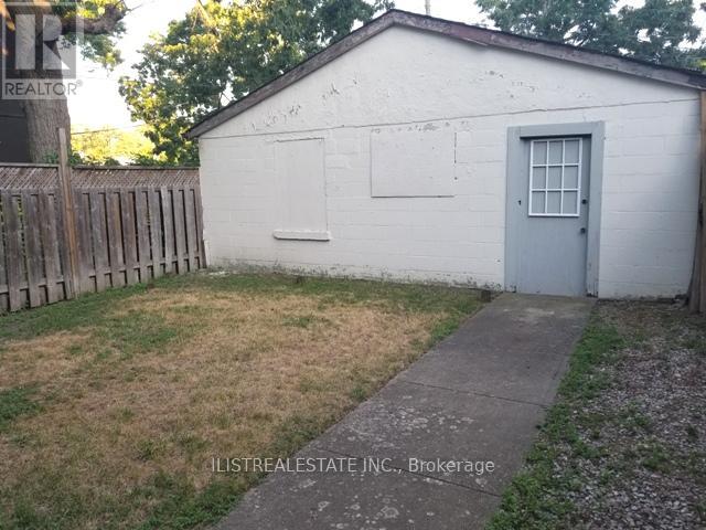 Main Fl - 2143 Gerrard Street E, Toronto, Ontario  M4E 2C1 - Photo 10 - E12442102