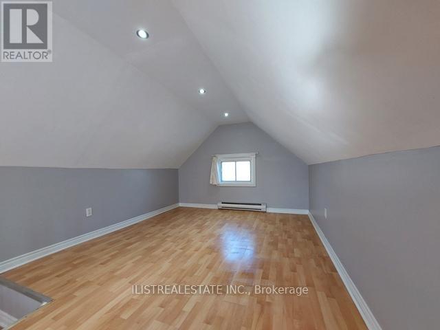 Upper - 2143 Gerrard Street E, Toronto, Ontario  M4E 2C1 - Photo 6 - E12442108