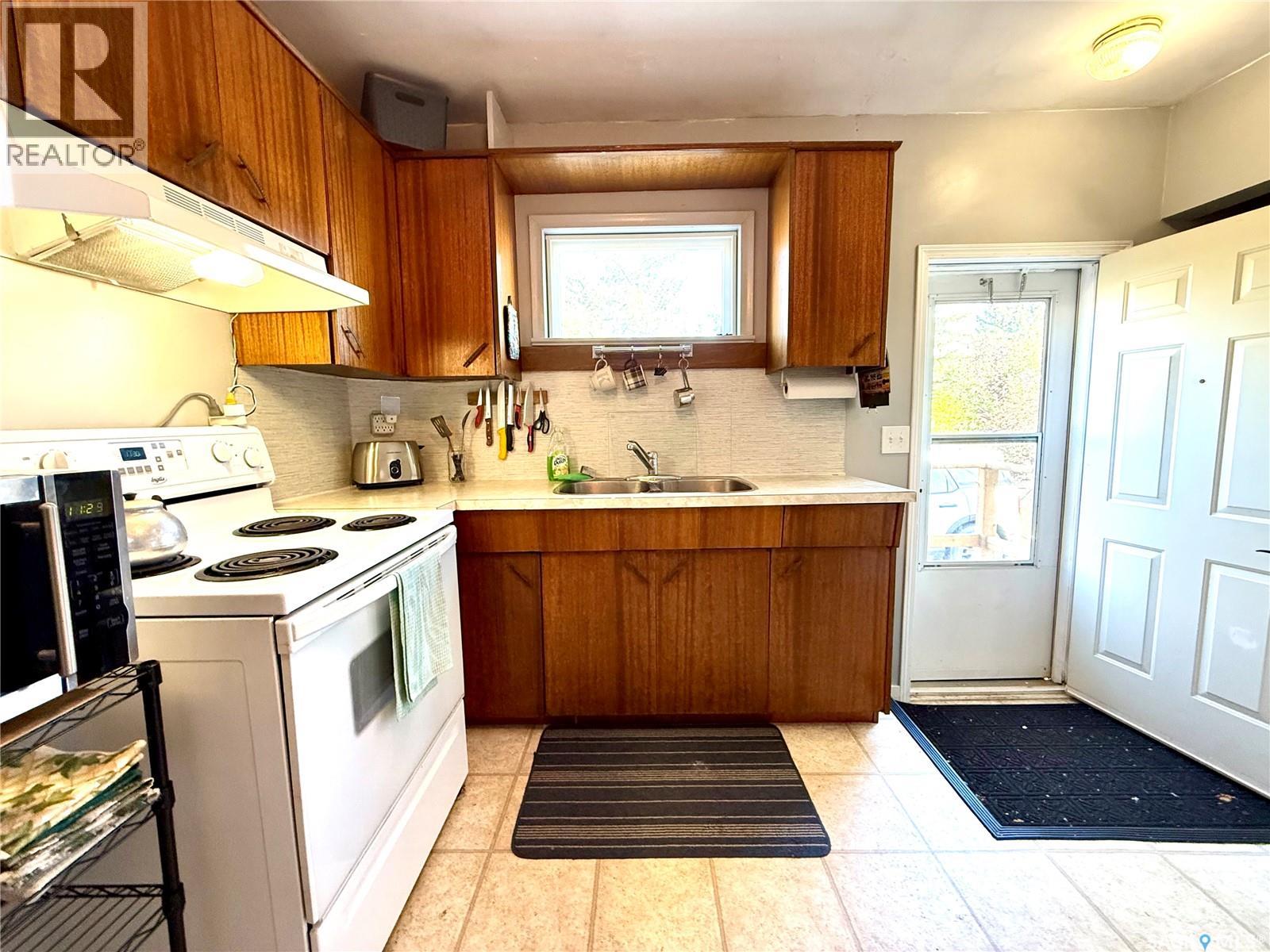 127 Darlington Avenue E, Yorkton, Saskatchewan  S3N 0C8 - Photo 10 - SK020004