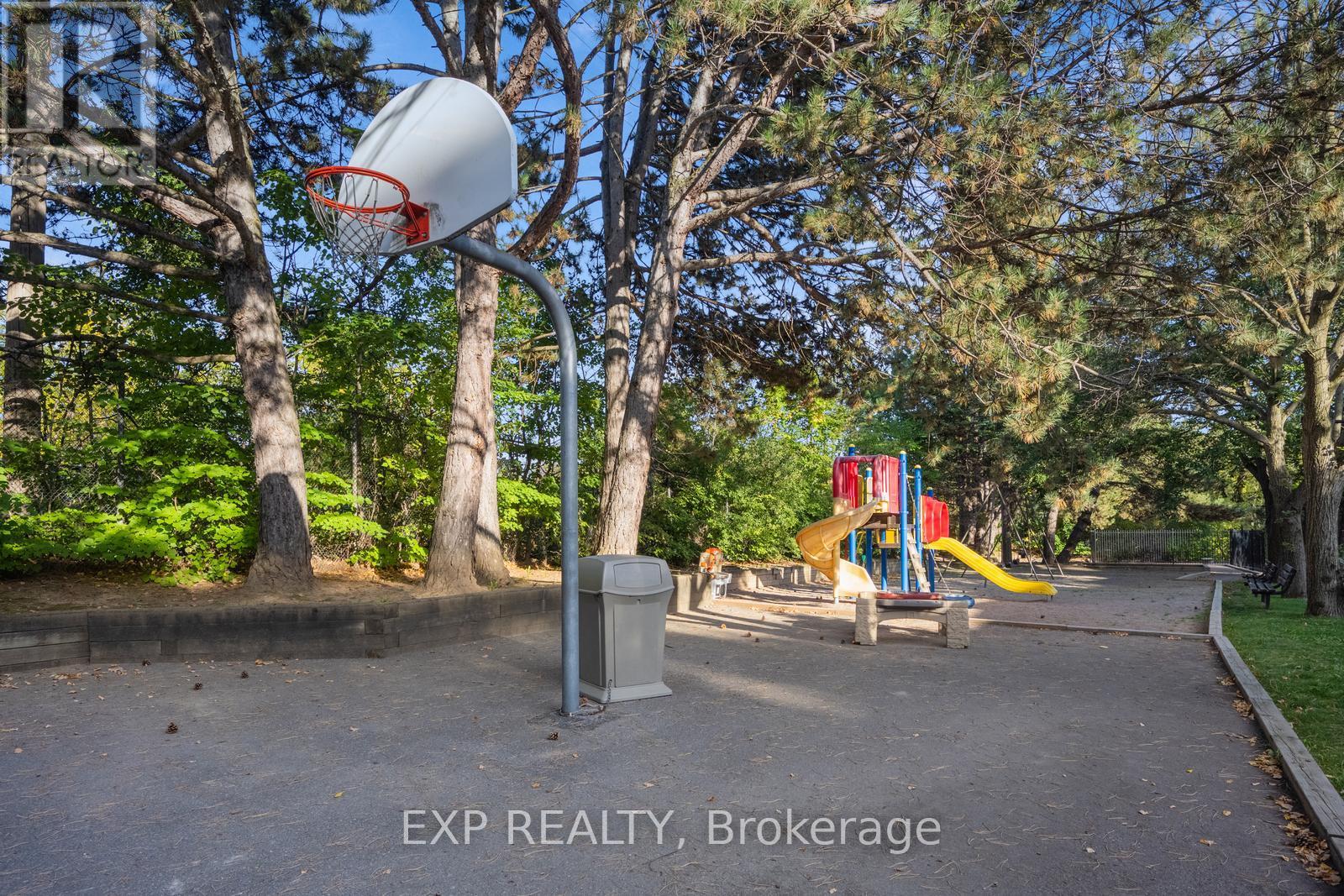 915 Inverhouse Drive, Mississauga (Clarkson), Ontario  L5J 4B2 - Photo 26 - W12442053