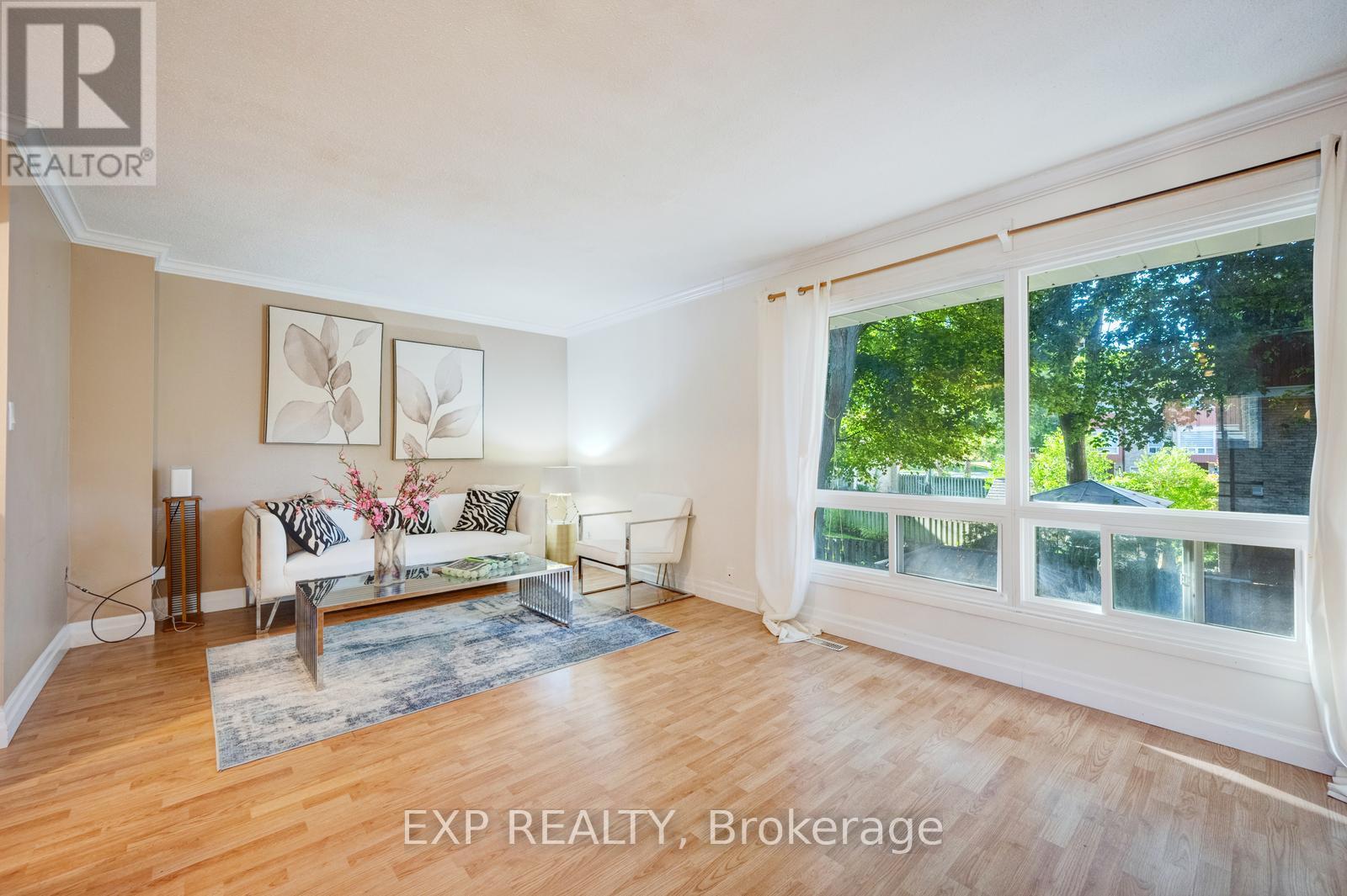 915 Inverhouse Drive, Mississauga (Clarkson), Ontario  L5J 4B2 - Photo 3 - W12442053
