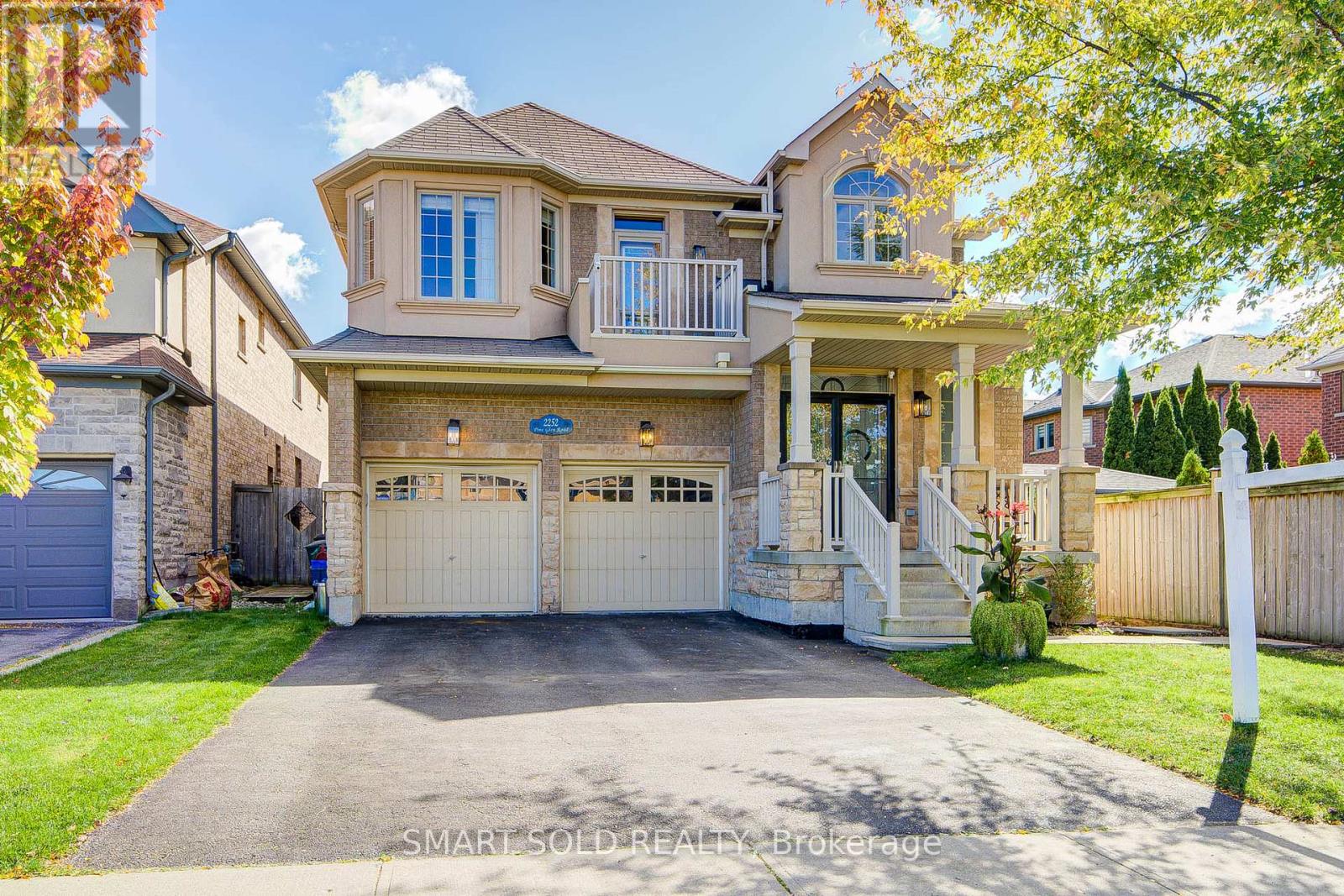 2252 Pine Glen Road, Oakville (Wm Westmount), Ontario  L6M 0G5 - Photo 1 - W12442067