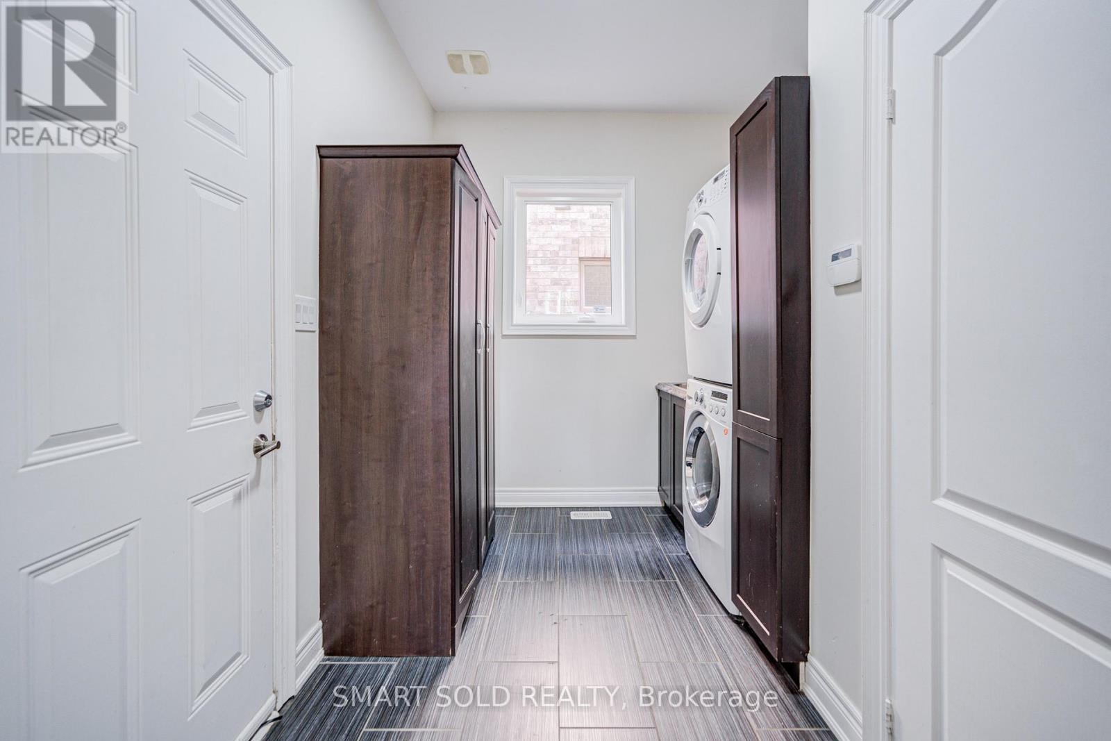2252 Pine Glen Road, Oakville (Wm Westmount), Ontario  L6M 0G5 - Photo 11 - W12442067