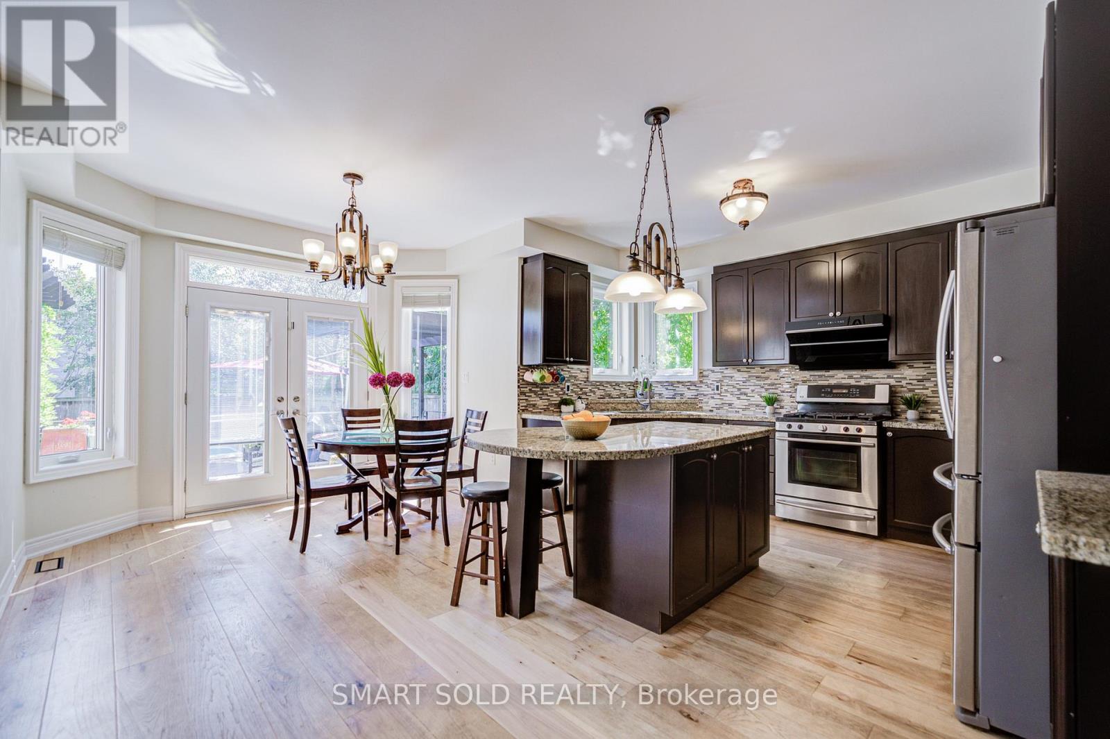 2252 Pine Glen Road, Oakville (Wm Westmount), Ontario  L6M 0G5 - Photo 12 - W12442067