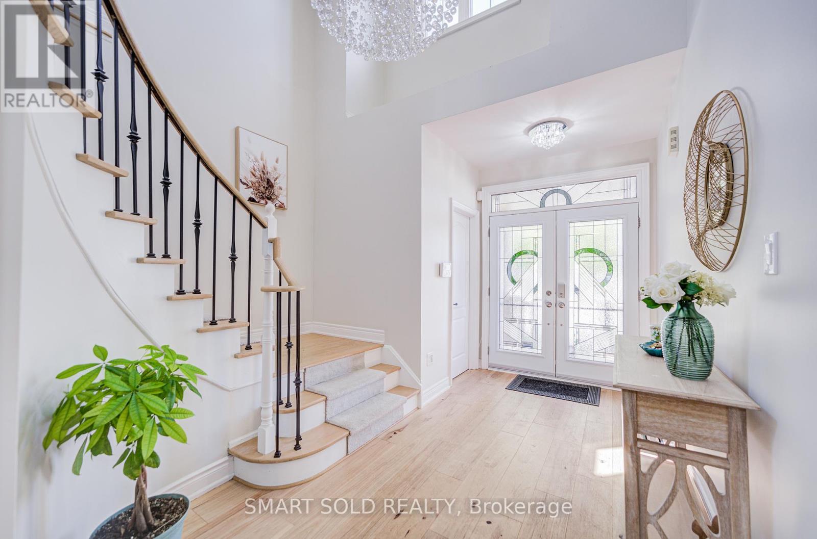 2252 Pine Glen Road, Oakville (Wm Westmount), Ontario  L6M 0G5 - Photo 2 - W12442067