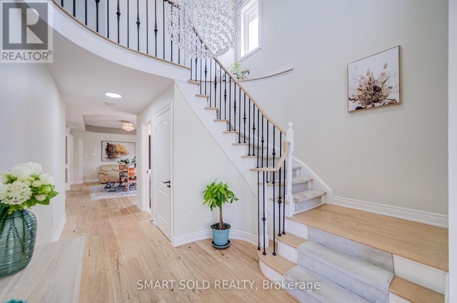 2252 Pine Glen Road, Oakville (Wm Westmount), Ontario  L6M 0G5 - Photo 3 - W12442067