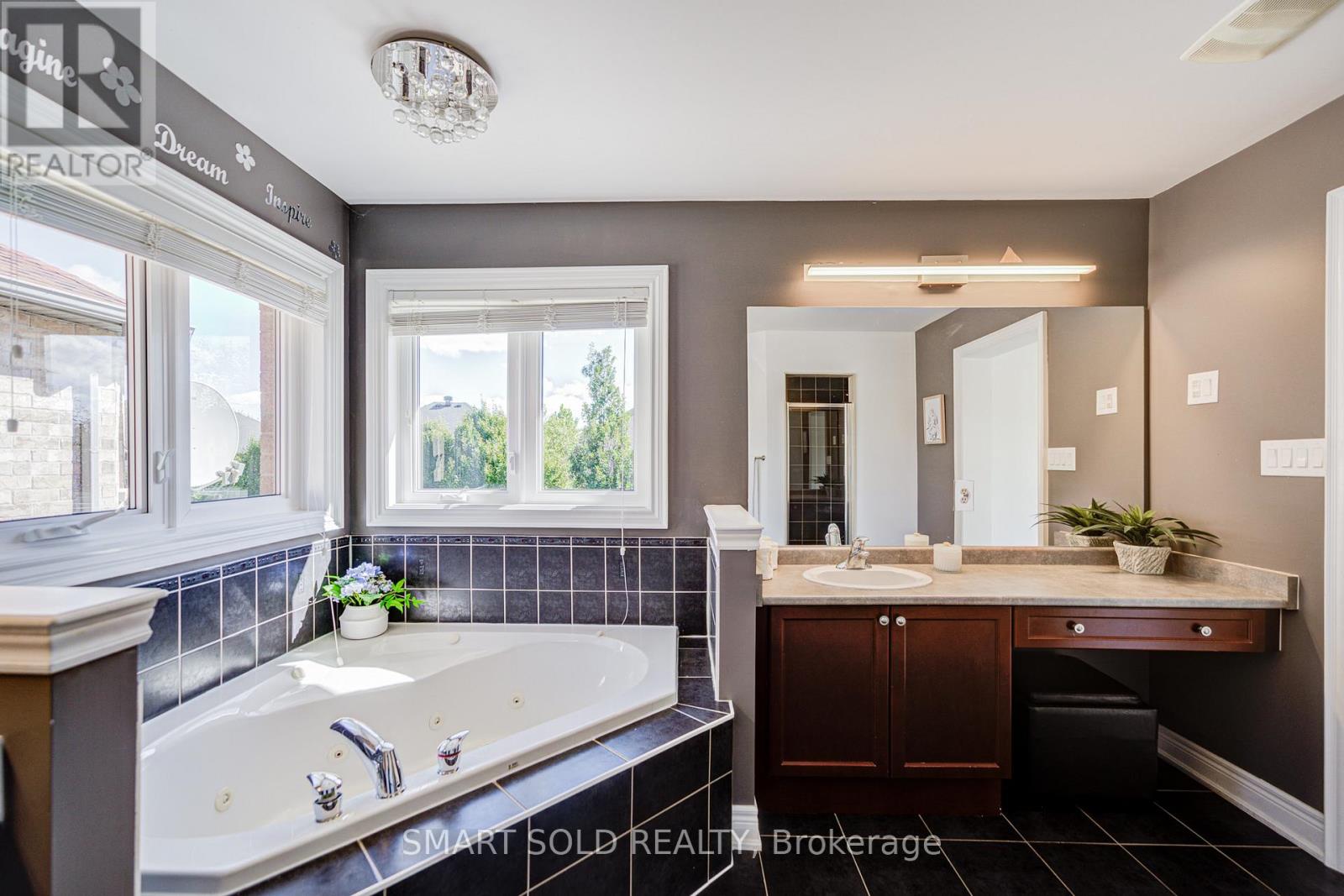 2252 Pine Glen Road, Oakville (Wm Westmount), Ontario  L6M 0G5 - Photo 31 - W12442067