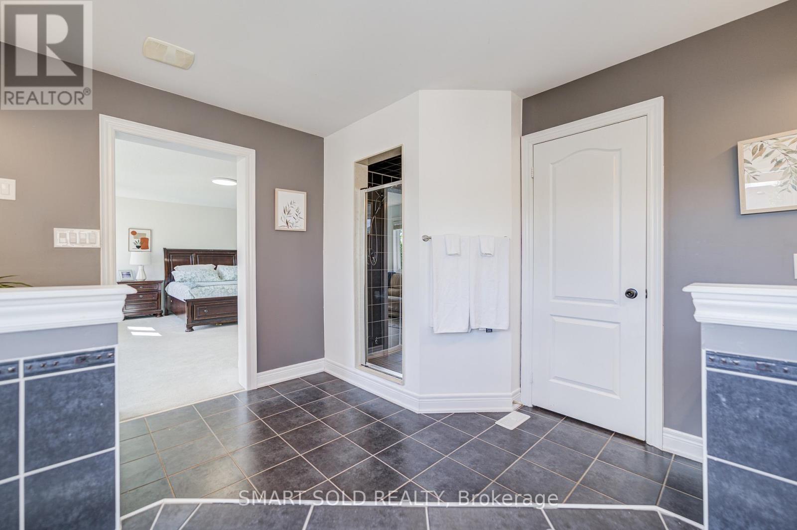 2252 Pine Glen Road, Oakville (Wm Westmount), Ontario  L6M 0G5 - Photo 32 - W12442067