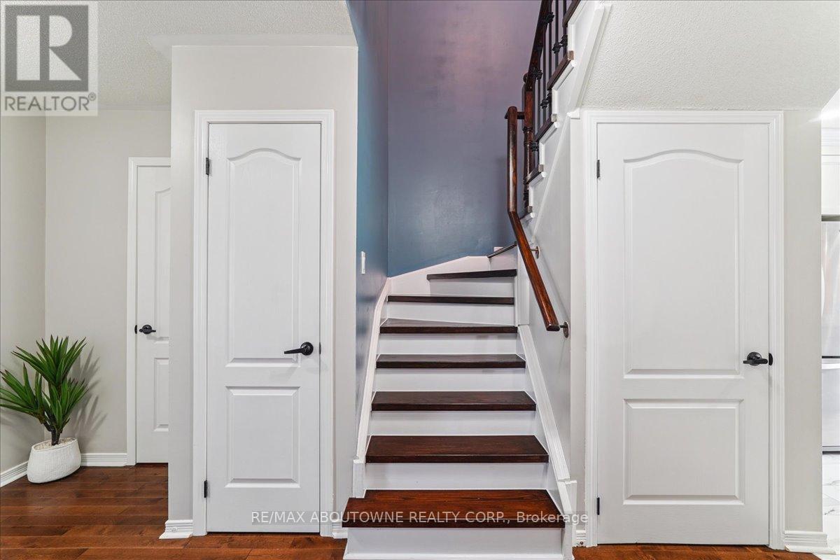 248 Albright Road, Brampton, Ontario  L6X 5E7 - Photo 12 - W12442068