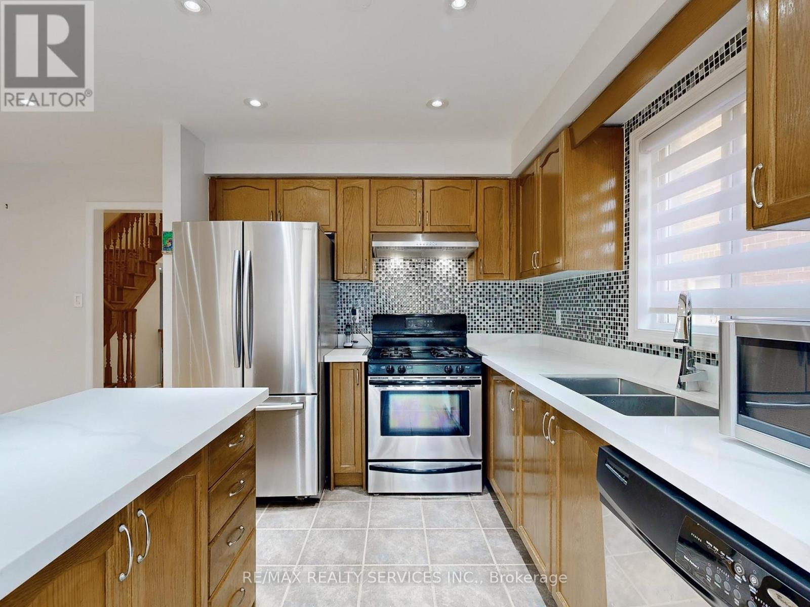 44 Amethyst Circle, Brampton, Ontario  L6P 0Z3 - Photo 21 - W12442099