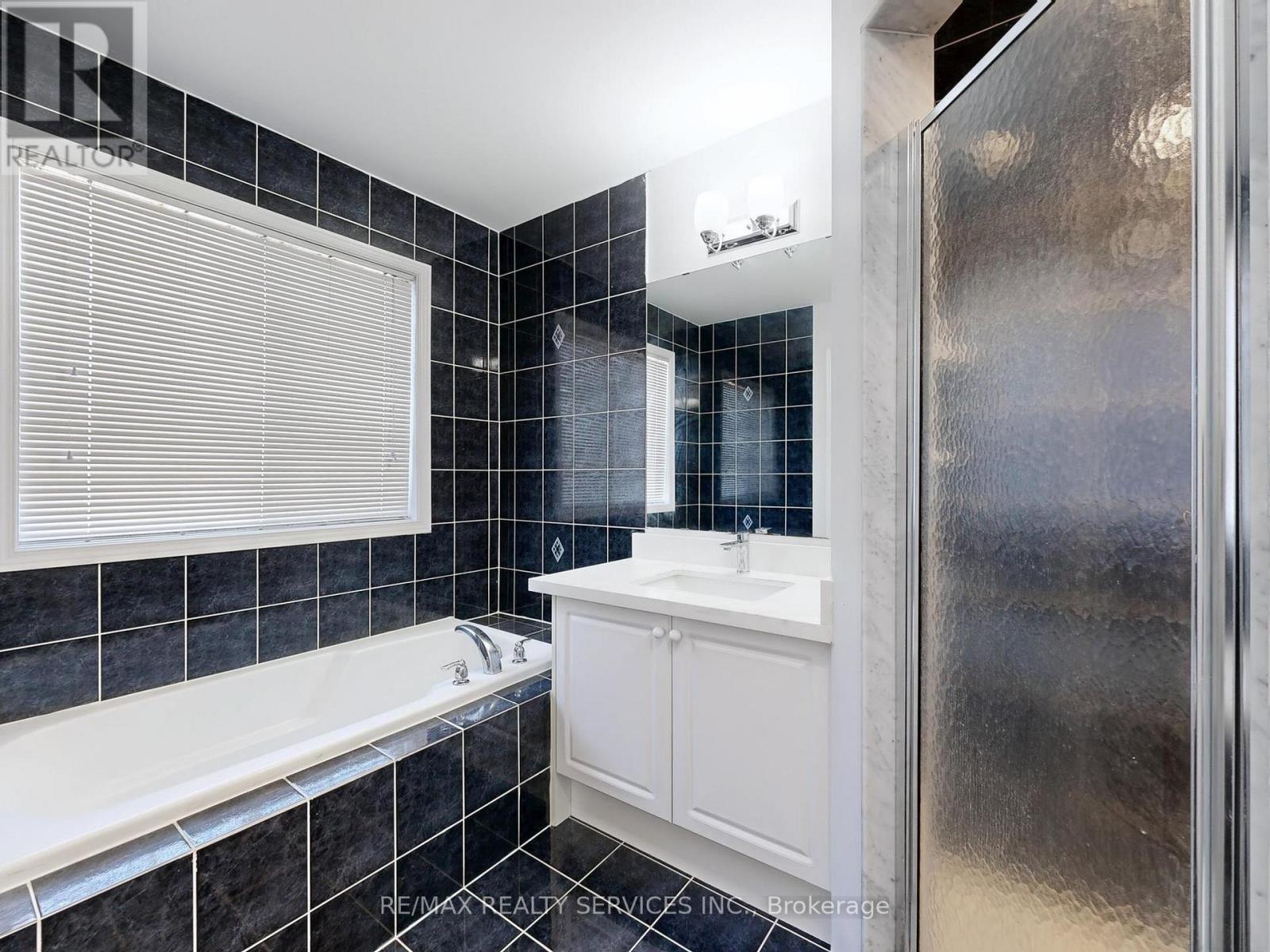 44 Amethyst Circle, Brampton, Ontario  L6P 0Z3 - Photo 31 - W12442099