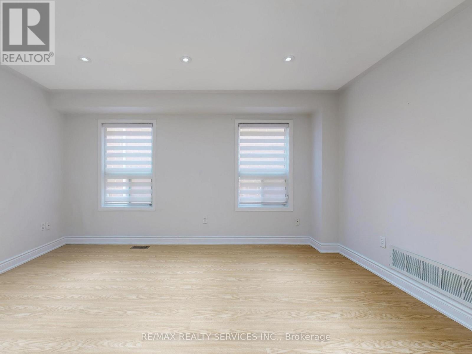 44 Amethyst Circle, Brampton, Ontario  L6P 0Z3 - Photo 7 - W12442099