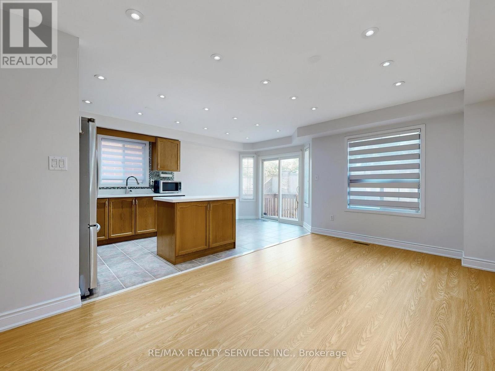 44 Amethyst Circle, Brampton (Bram East), Ontario  L6P 0Z3 - Photo 13 - W12442101