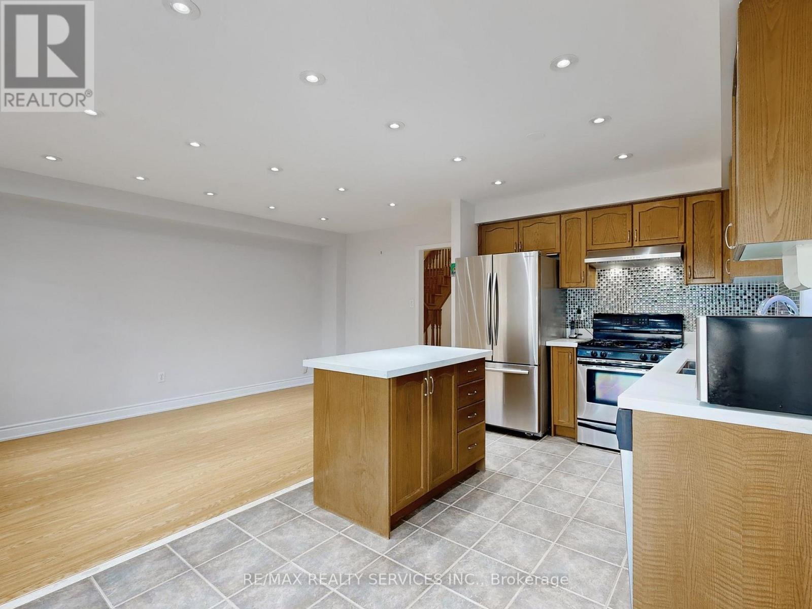 44 Amethyst Circle, Brampton (Bram East), Ontario  L6P 0Z3 - Photo 20 - W12442101