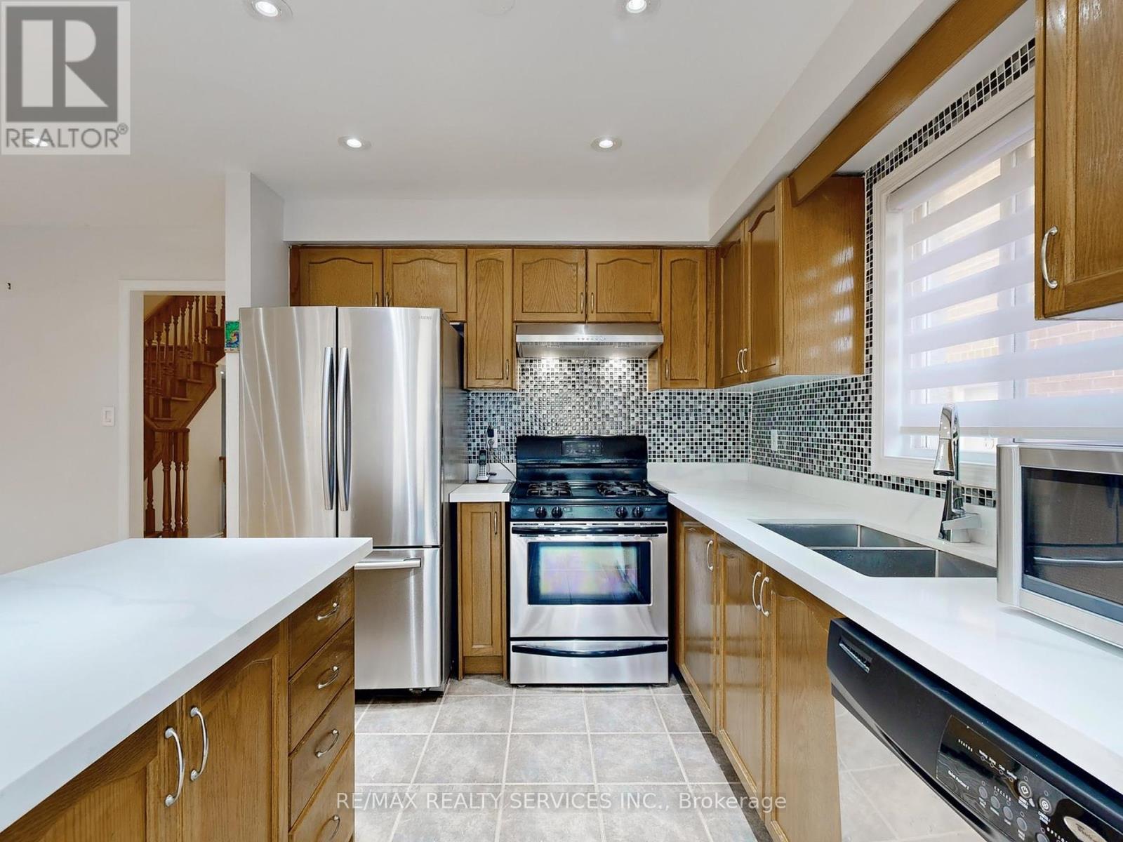 44 Amethyst Circle, Brampton (Bram East), Ontario  L6P 0Z3 - Photo 21 - W12442101