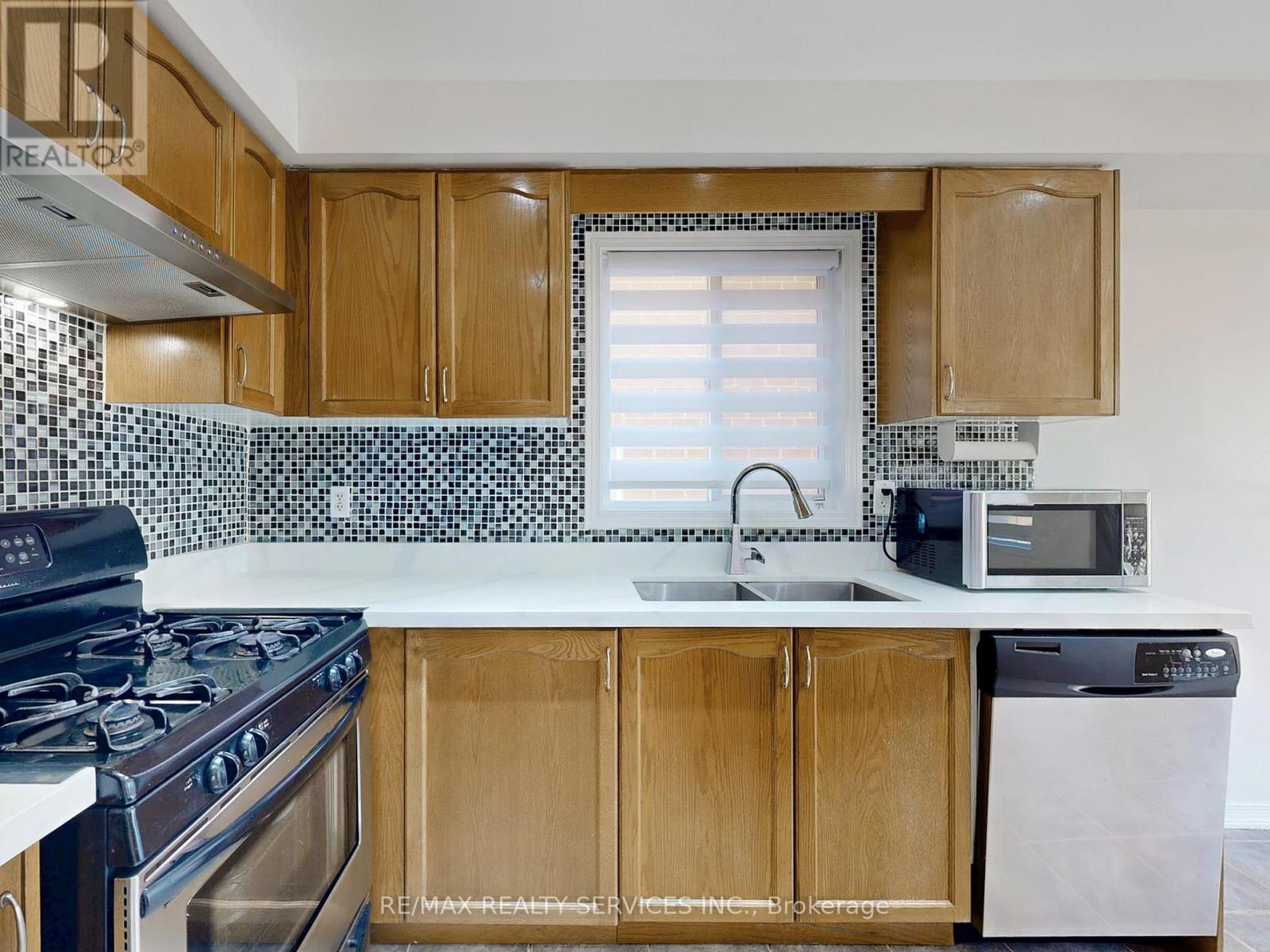 44 Amethyst Circle, Brampton (Bram East), Ontario  L6P 0Z3 - Photo 23 - W12442101