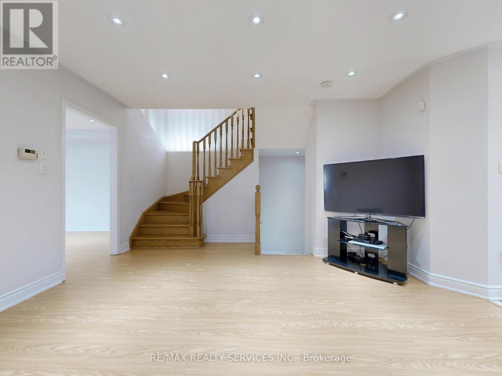 44 Amethyst Circle, Brampton (Bram East), Ontario  L6P 0Z3 - Photo 9 - W12442101