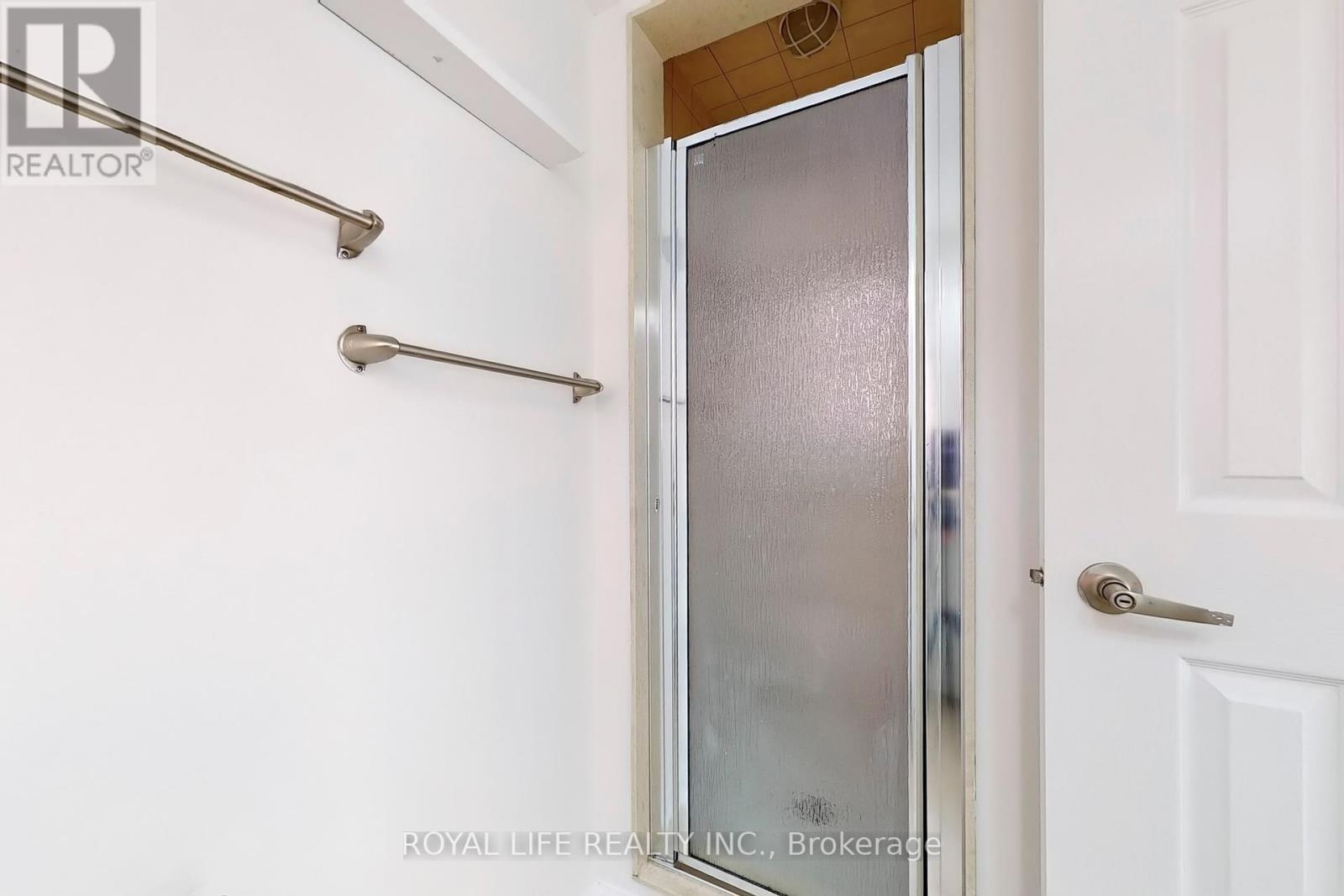 2 - 595 Dundas Street W, Mississauga, Ontario  L5B 0B3 - Photo 15 - W12442105