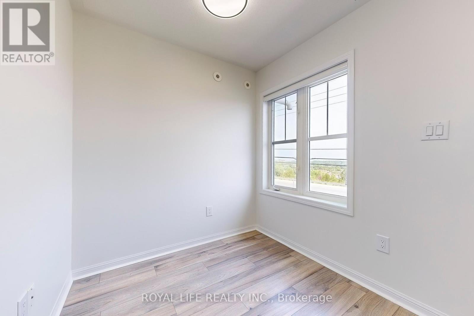 2 - 595 Dundas Street W, Mississauga, Ontario  L5B 0B3 - Photo 19 - W12442105