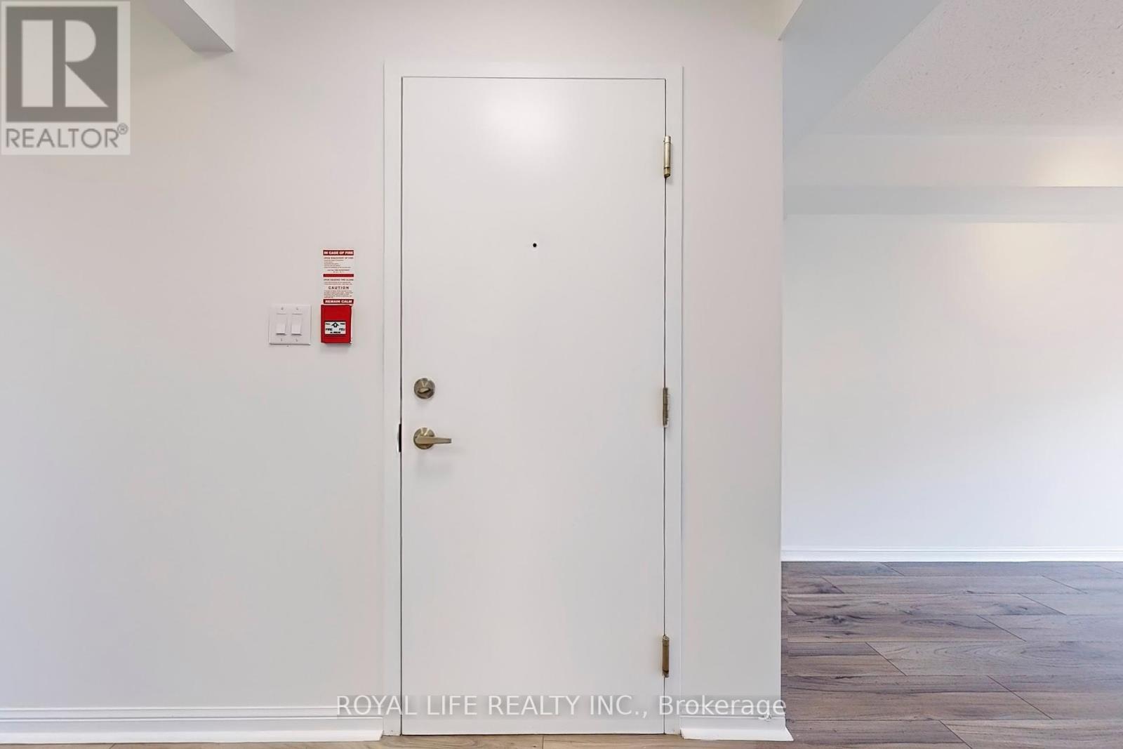 2 - 595 Dundas Street W, Mississauga, Ontario  L5B 0B3 - Photo 26 - W12442105