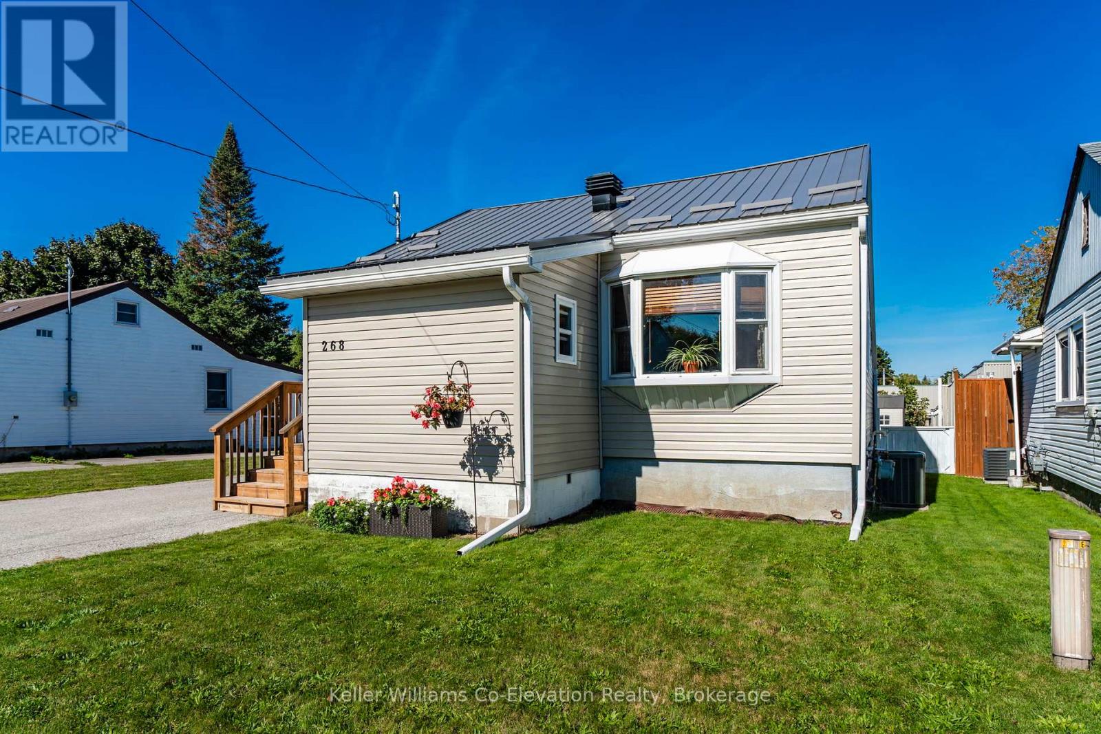 268 Elizabeth Street, Midland, Ontario  L4R 1Y6 - Photo 2 - S12442125