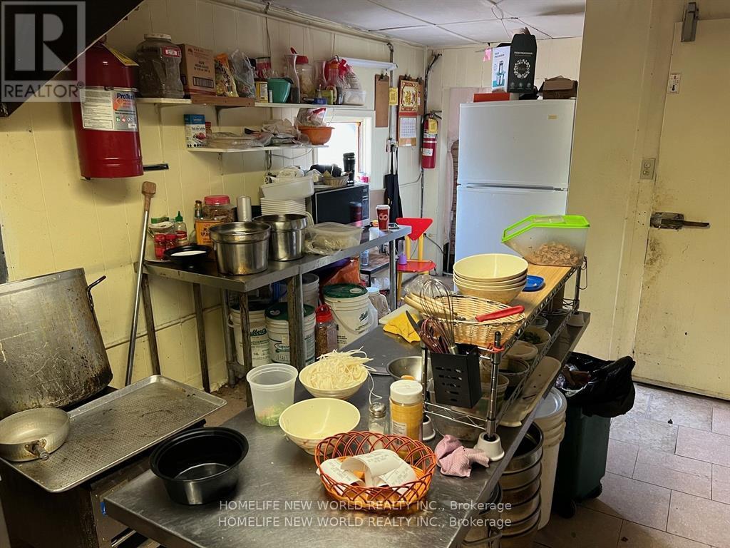 65 Albert Street S, Kawartha Lakes (Lindsay), Ontario  K9V 3H2 - Photo 27 - X12442047
