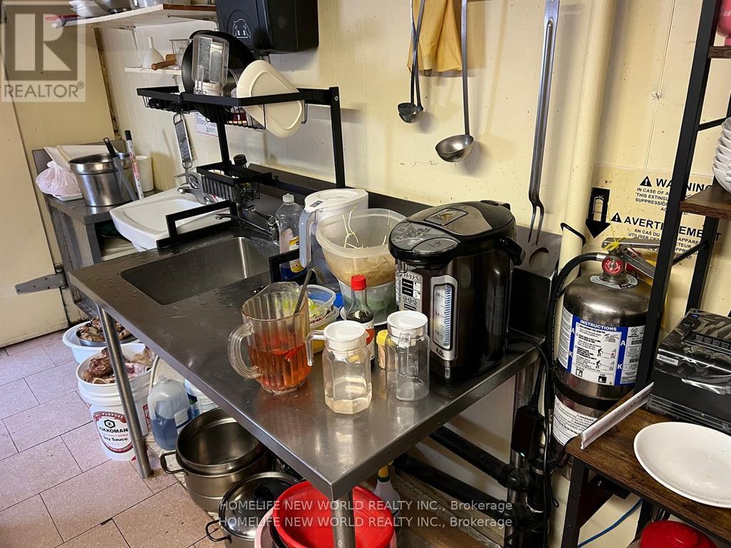 65 Albert Street S, Kawartha Lakes (Lindsay), Ontario  K9V 3H2 - Photo 28 - X12442047