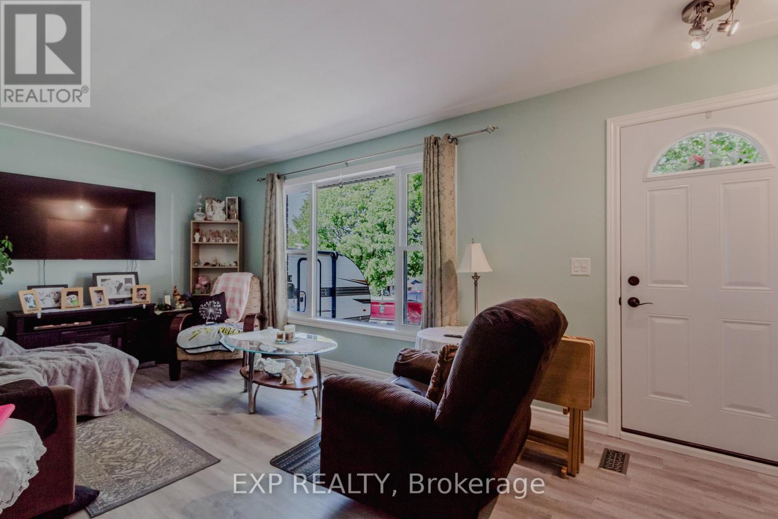254 Dent Place, Woodstock (Woodstock - South), Ontario  N4S 2S4 - Photo 4 - X12442076