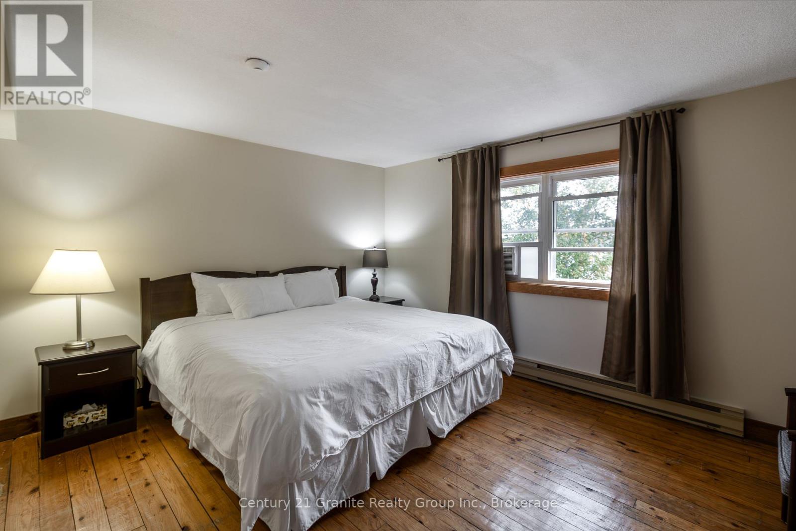 1075 Red Umbrella Road, Minden Hills, Ontario  K0M 2K0 - Photo 12 - X12442136