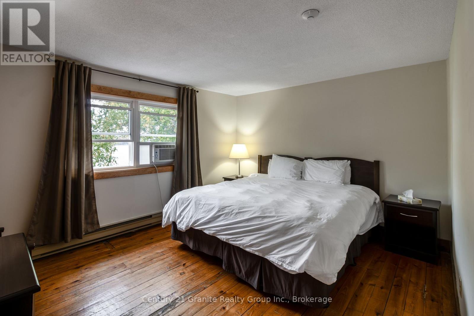 1075 Red Umbrella Road, Minden Hills, Ontario  K0M 2K0 - Photo 14 - X12442136