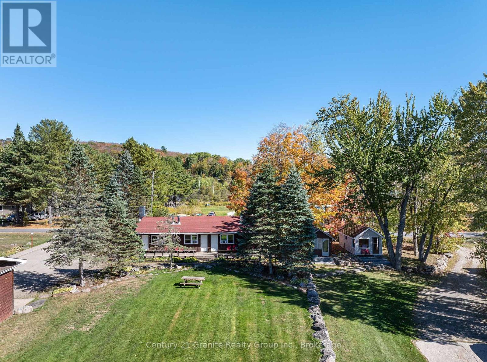 1075 Red Umbrella Road, Minden Hills, Ontario  K0M 2K0 - Photo 21 - X12442136
