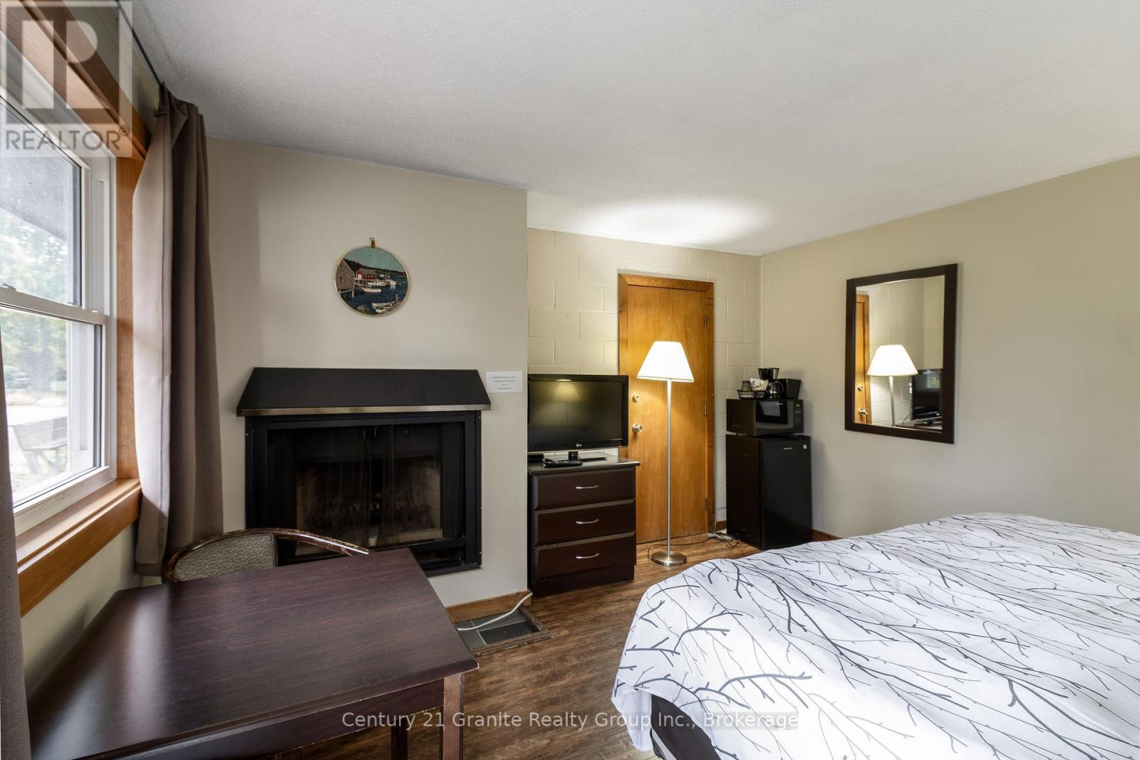 1075 Red Umbrella Road, Minden Hills, Ontario  K0M 2K0 - Photo 24 - X12442136