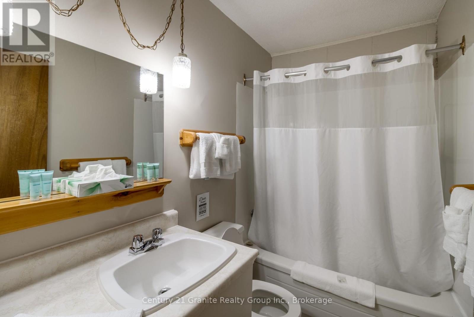 1075 Red Umbrella Road, Minden Hills, Ontario  K0M 2K0 - Photo 25 - X12442136