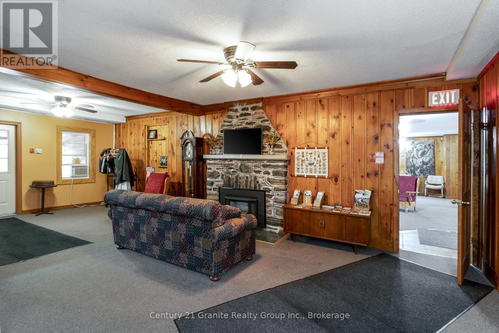 1075 Red Umbrella Road, Minden Hills, Ontario  K0M 2K0 - Photo 3 - X12442136