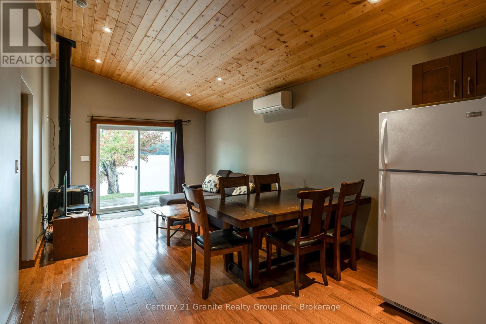 1075 Red Umbrella Road, Minden Hills, Ontario  K0M 2K0 - Photo 31 - X12442136