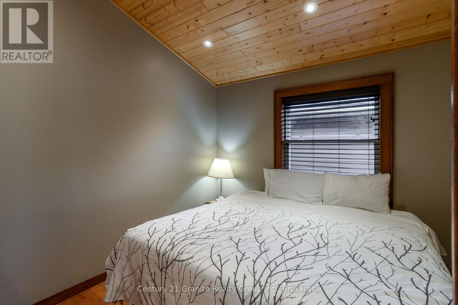 1075 Red Umbrella Road, Minden Hills, Ontario  K0M 2K0 - Photo 33 - X12442136