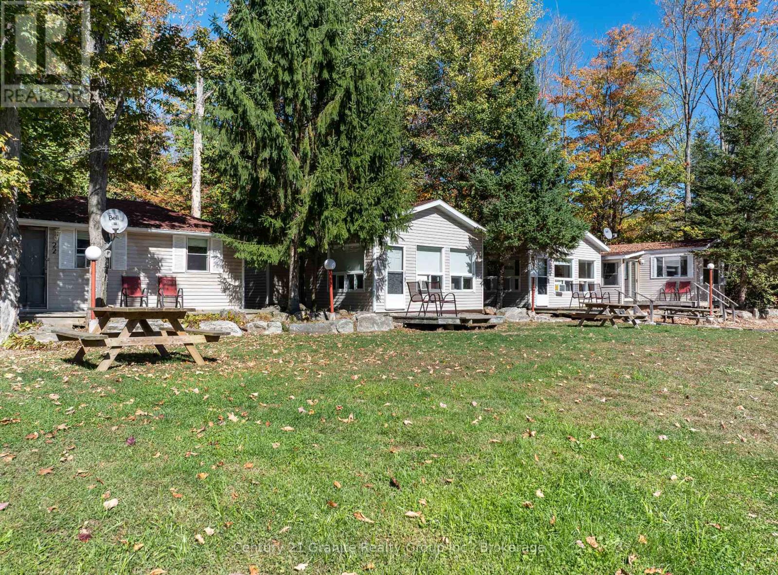 1075 Red Umbrella Road, Minden Hills, Ontario  K0M 2K0 - Photo 38 - X12442136