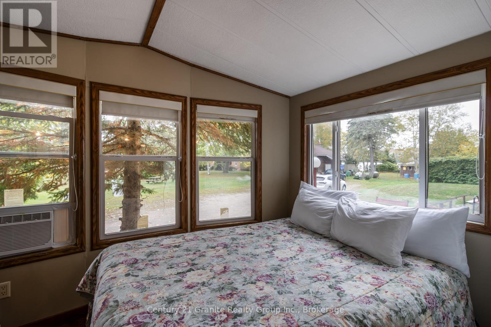 1075 Red Umbrella Road, Minden Hills, Ontario  K0M 2K0 - Photo 41 - X12442136
