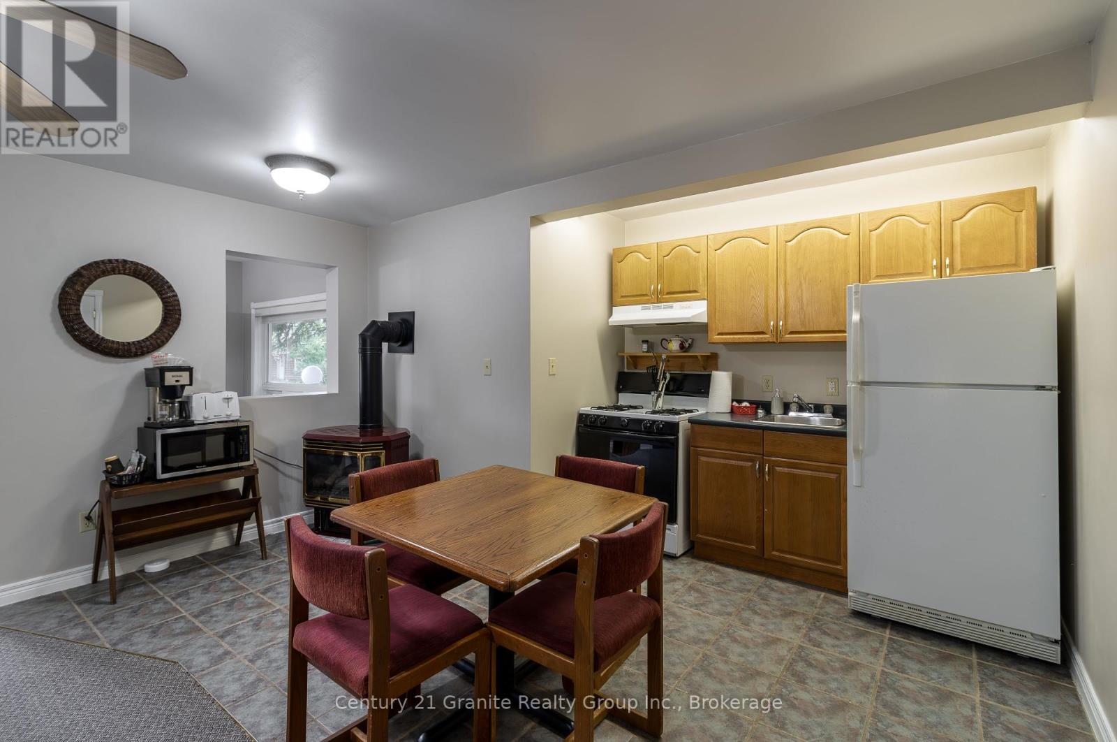 1075 Red Umbrella Road, Minden Hills, Ontario  K0M 2K0 - Photo 45 - X12442136