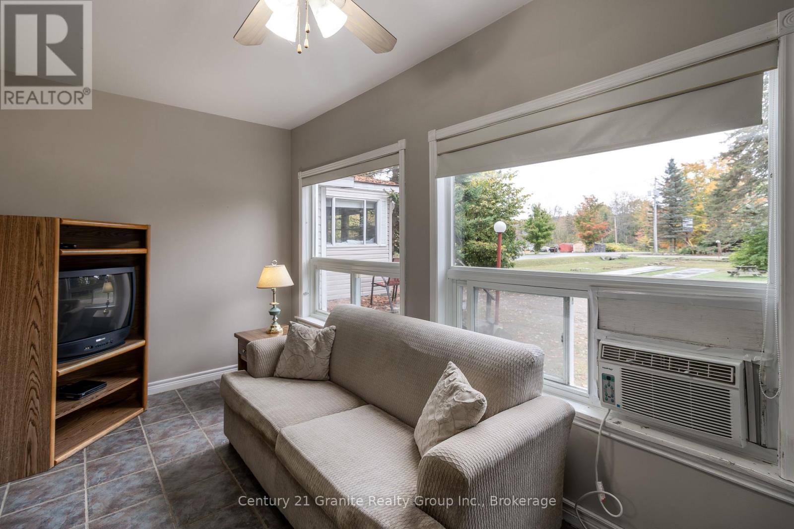 1075 Red Umbrella Road, Minden Hills, Ontario  K0M 2K0 - Photo 47 - X12442136