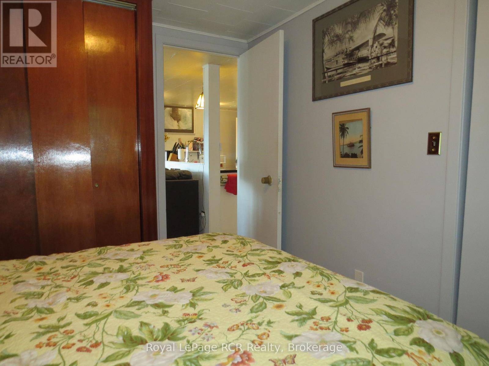 9 Lakeshore Boulevard S, South Bruce Peninsula, Ontario  N0H 2G0 - Photo 15 - X12442153