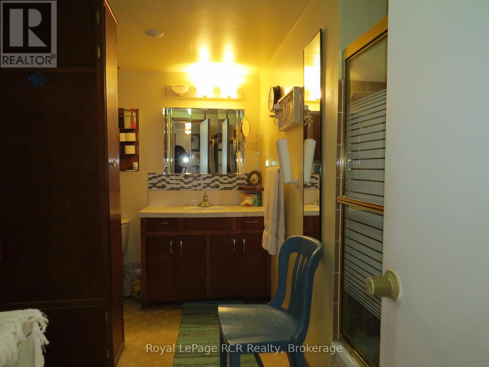 9 Lakeshore Boulevard S, South Bruce Peninsula, Ontario  N0H 2G0 - Photo 16 - X12442153