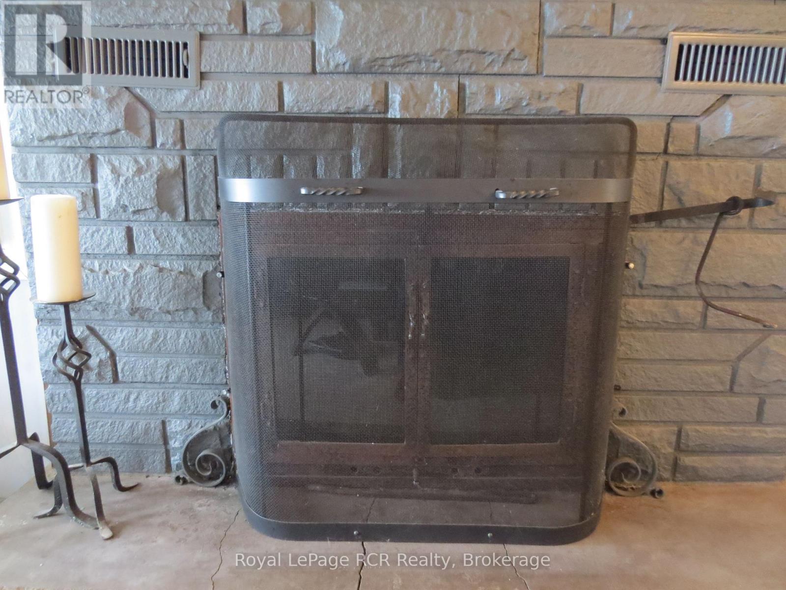 9 Lakeshore Boulevard S, South Bruce Peninsula, Ontario  N0H 2G0 - Photo 19 - X12442153