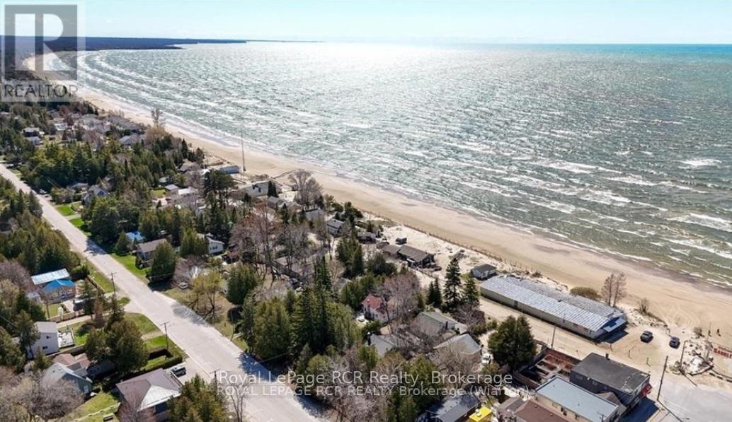 9 Lakeshore Boulevard S, South Bruce Peninsula, Ontario  N0H 2G0 - Photo 2 - X12442153