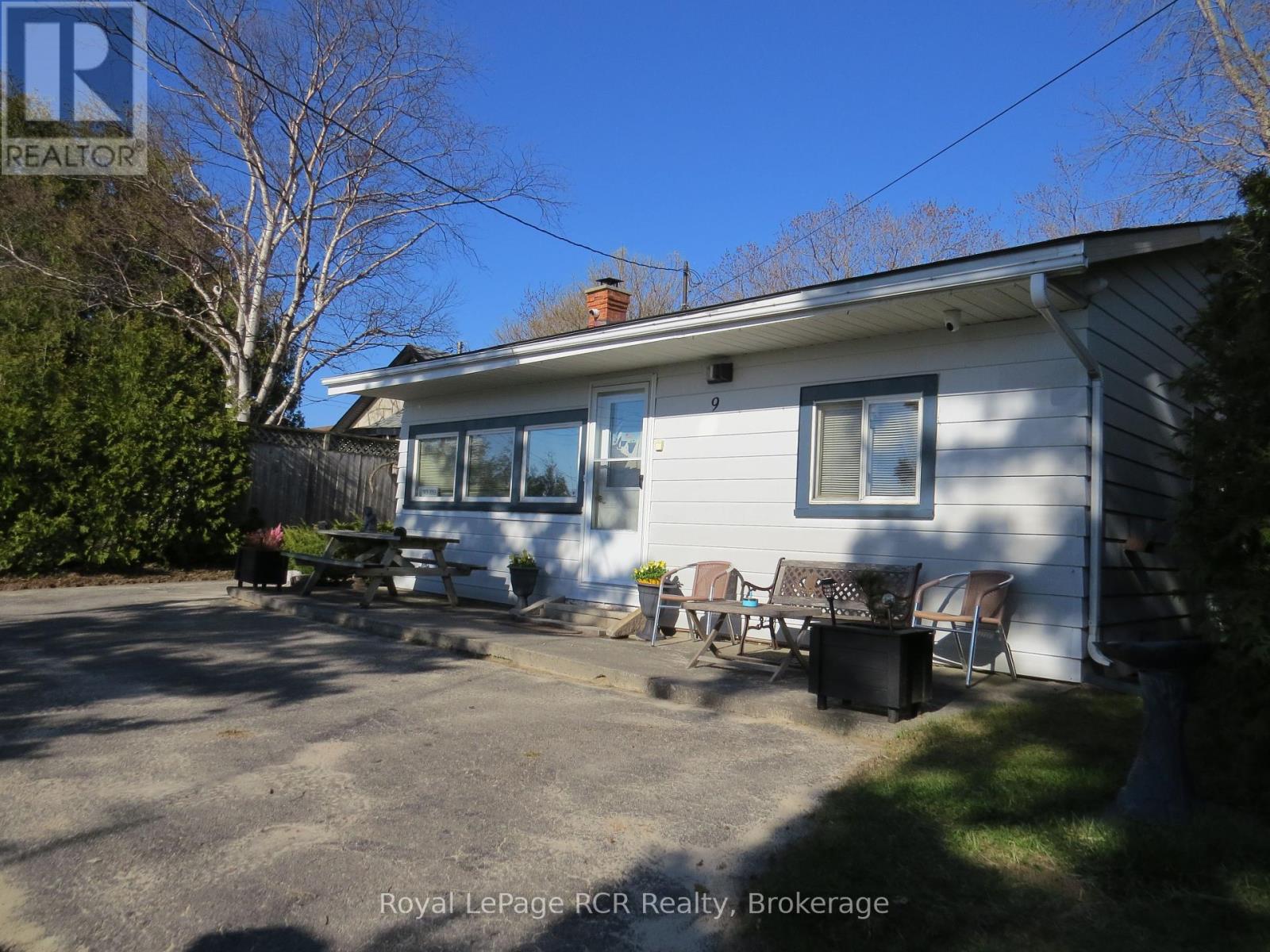 9 Lakeshore Boulevard S, South Bruce Peninsula, Ontario  N0H 2G0 - Photo 23 - X12442153