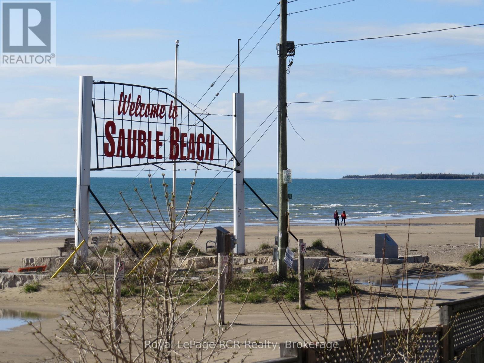 9 Lakeshore Boulevard S, South Bruce Peninsula, Ontario  N0H 2G0 - Photo 33 - X12442153