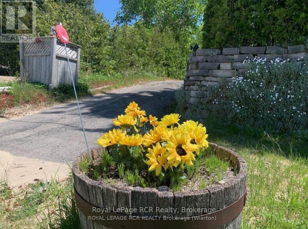 9 Lakeshore Boulevard S, South Bruce Peninsula, Ontario  N0H 2G0 - Photo 37 - X12442153