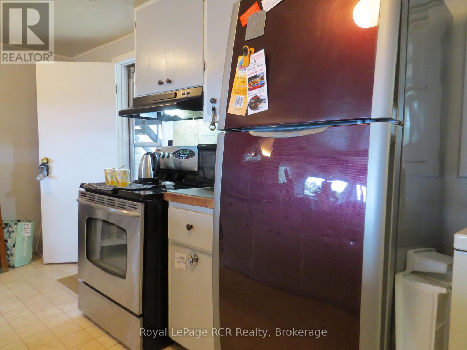 9 Lakeshore Boulevard S, South Bruce Peninsula, Ontario  N0H 2G0 - Photo 8 - X12442153