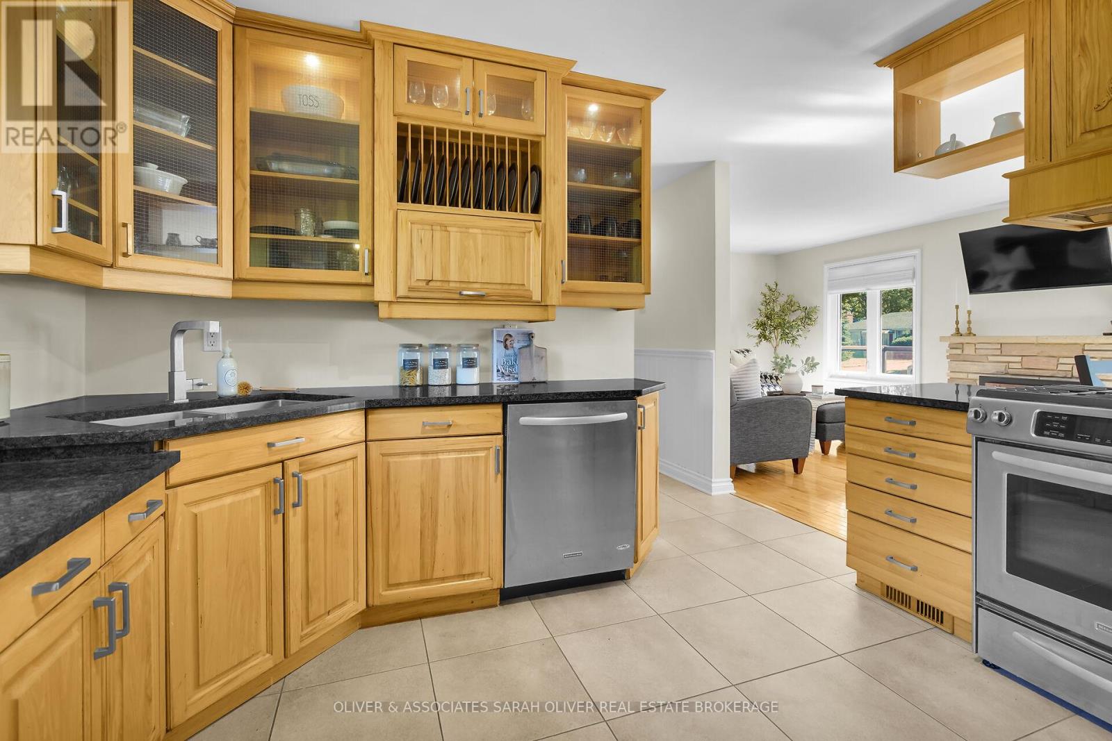 200 Gladman Avenue, London South (South D), Ontario  N6J 1X5 - Photo 11 - X12442148