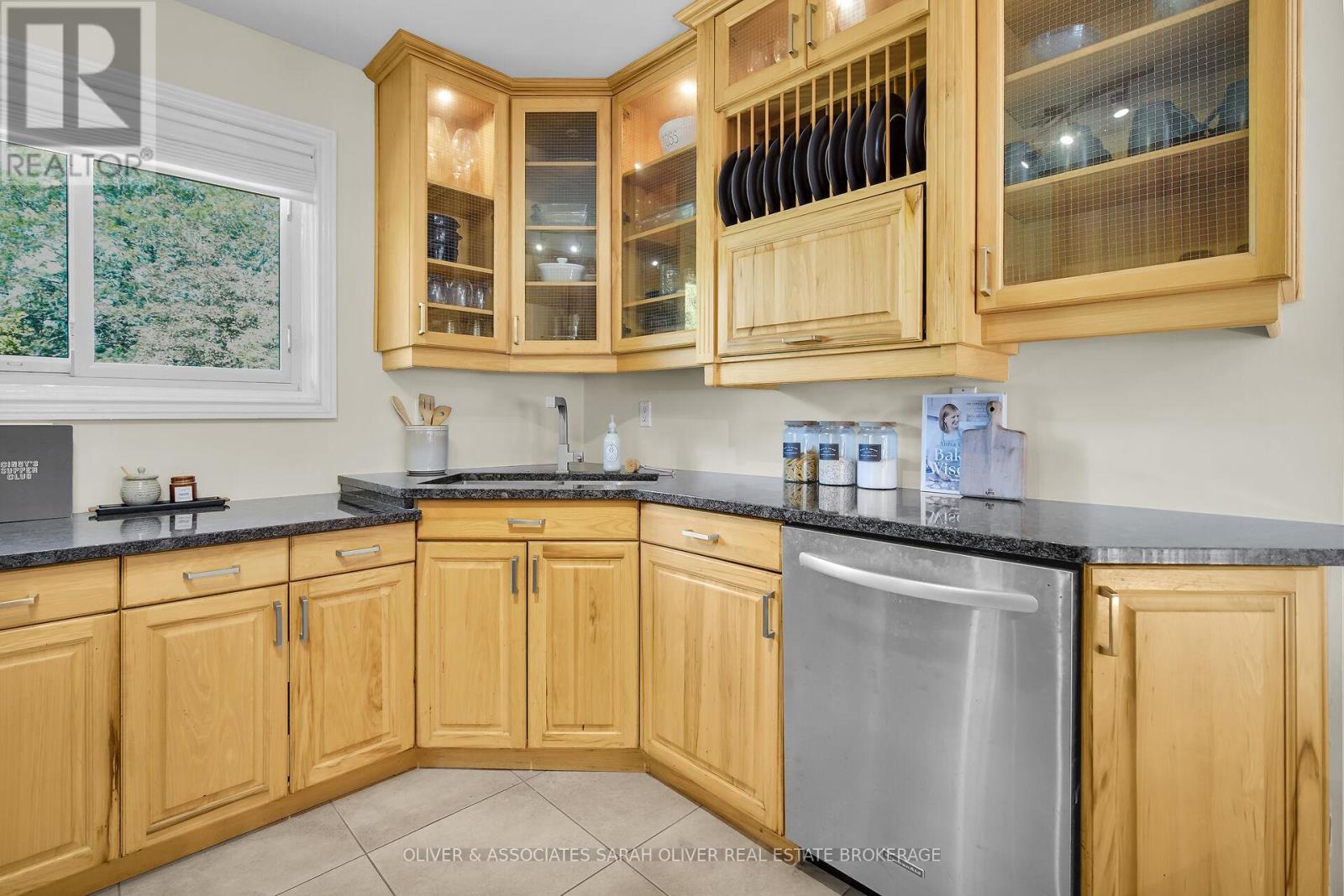 200 Gladman Avenue, London South (South D), Ontario  N6J 1X5 - Photo 13 - X12442148
